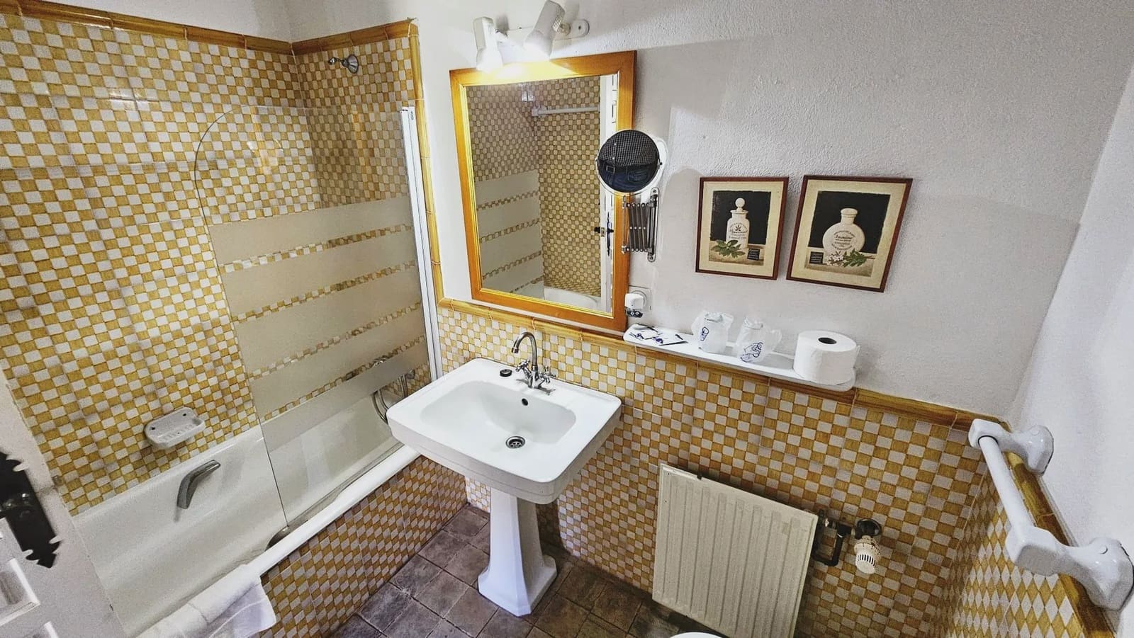 25 quarto Hotel para venda em Aracena com piscina - 3 500 000 € (Ref: 8900870)