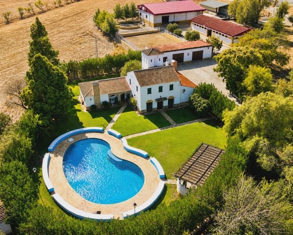 5 soverom Finca/Herregård til salgs i La Puebla de Cazalla med svømmebasseng garasje - € 750 000 (Ref: 8917440)