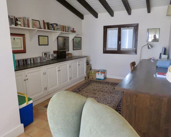 4 bedroom Townhouse for sale in Osuna - € 425,000 (Ref: 9245709)