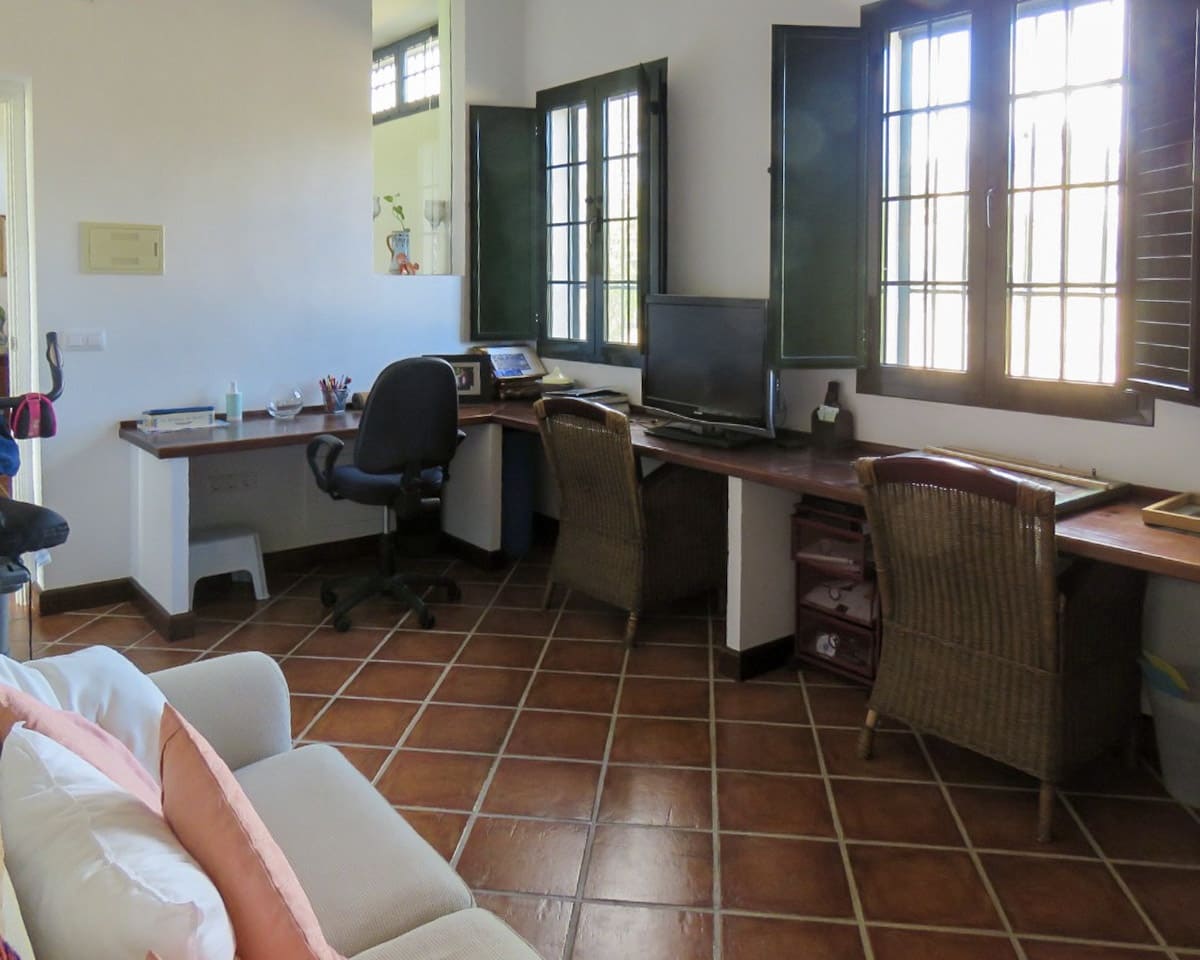 5 soveværelse Finca/Landehus til salg i Cazalla de la Sierra med swimmingpool garage - € 550.000 (Ref: 9248917)