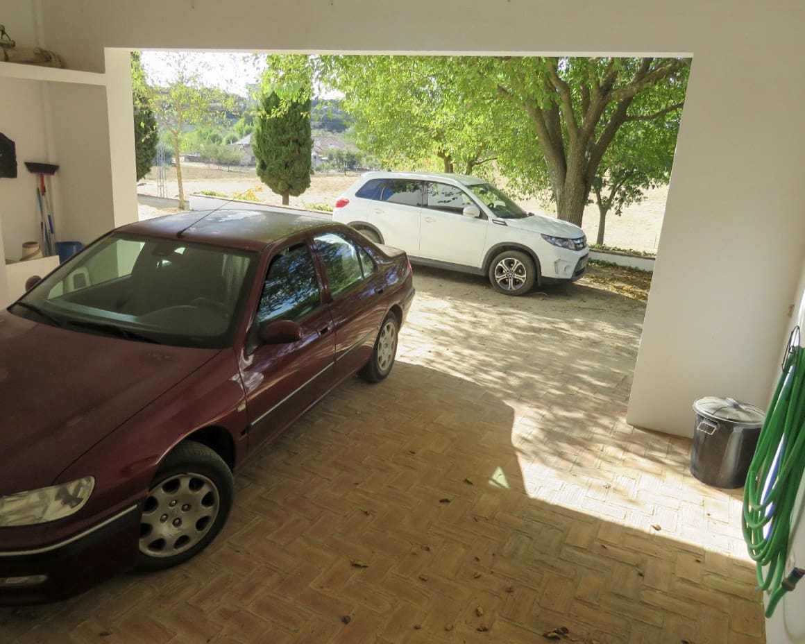 5 soveværelse Finca/Landehus til salg i Cazalla de la Sierra med swimmingpool garage - € 550.000 (Ref: 9248917)