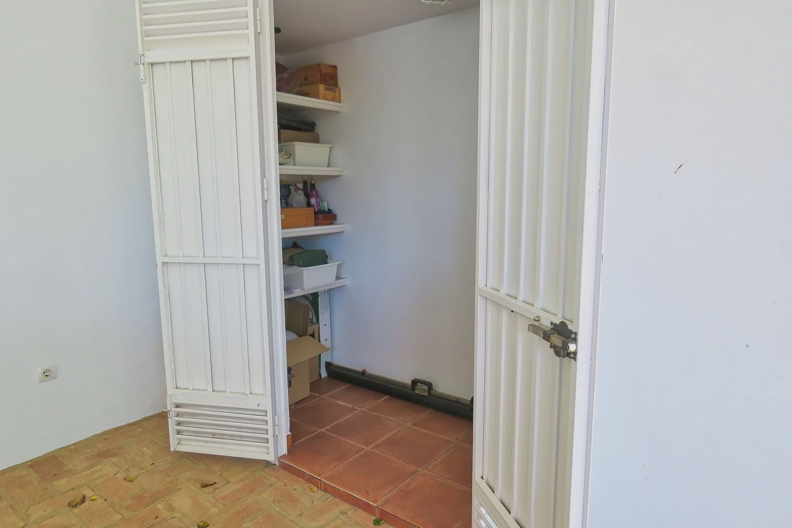 5 soveværelse Finca/Landehus til salg i Cazalla de la Sierra med swimmingpool garage - € 550.000 (Ref: 9248917)