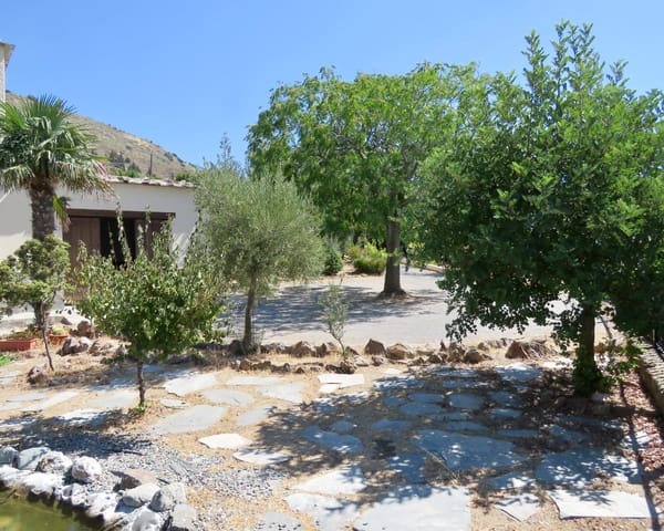 4 soveværelse Finca/Landehus til salg i Carataunas med swimmingpool garage - € 230.000 (Ref: 9270542)