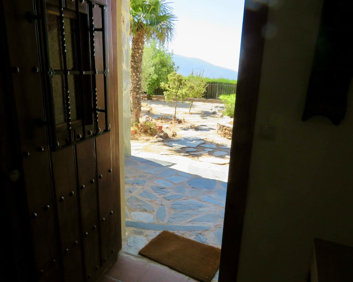 4 soveværelse Finca/Landehus til salg i Carataunas med swimmingpool garage - € 230.000 (Ref: 9270542)