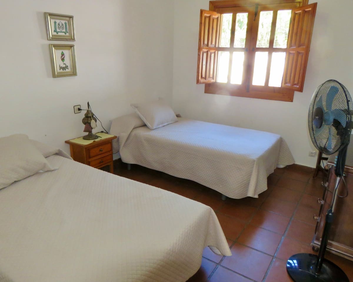 4 soveværelse Finca/Landehus til salg i Carataunas med swimmingpool garage - € 230.000 (Ref: 9270542)