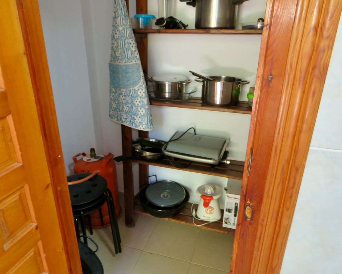 4 soveværelse Finca/Landehus til salg i Carataunas med swimmingpool garage - € 230.000 (Ref: 9270542)