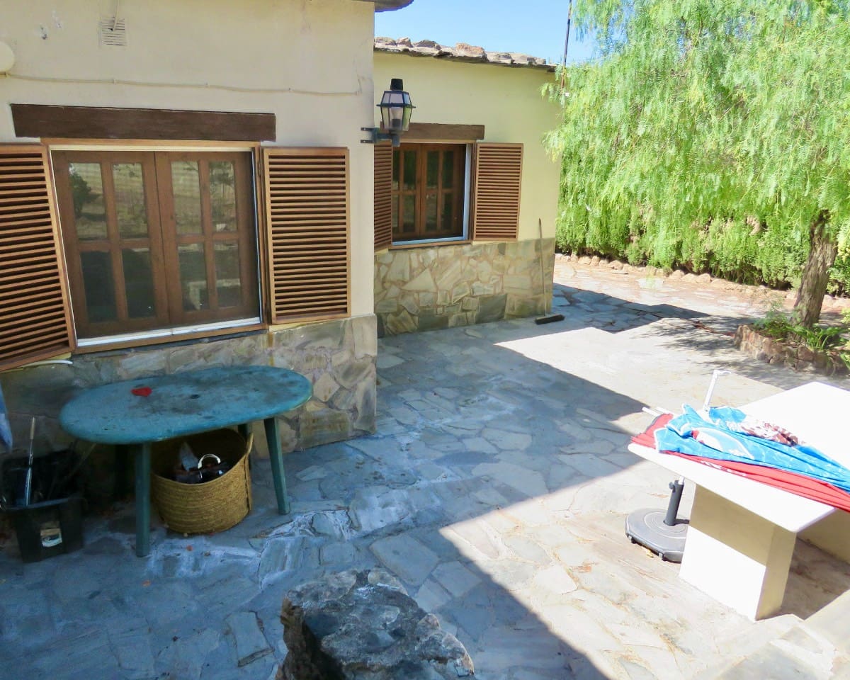 4 soveværelse Finca/Landehus til salg i Carataunas med swimmingpool garage - € 230.000 (Ref: 9270542)