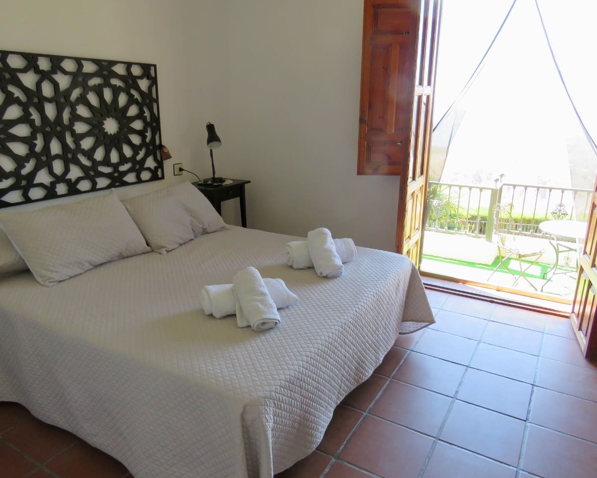 4 soveværelse Finca/Landehus til salg i Carataunas med swimmingpool garage - € 230.000 (Ref: 9270542)