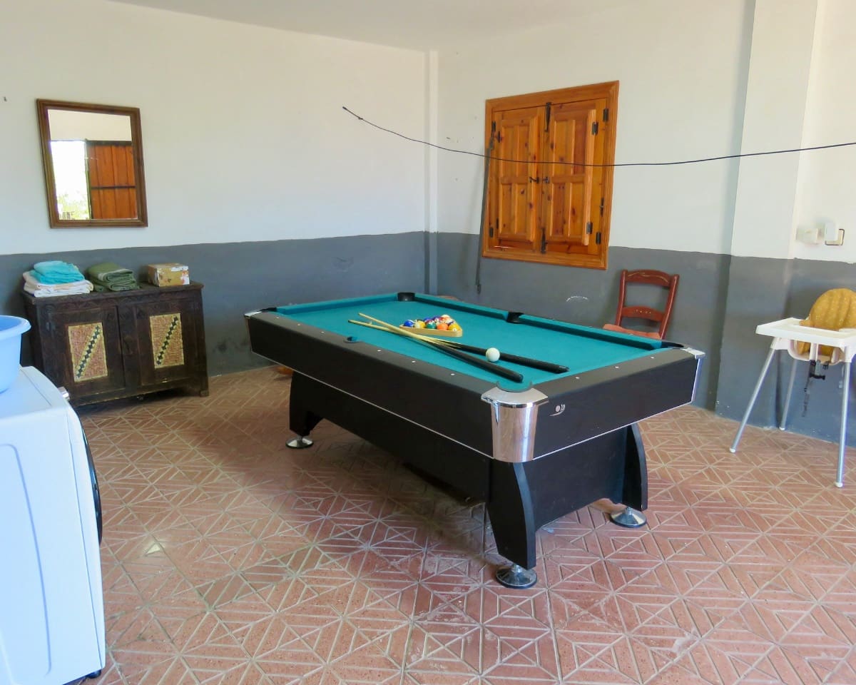 4 soveværelse Finca/Landehus til salg i Carataunas med swimmingpool garage - € 230.000 (Ref: 9270542)