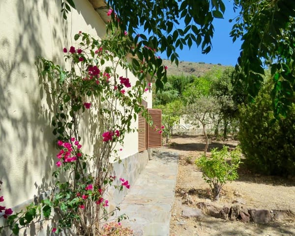 4 soveværelse Finca/Landehus til salg i Carataunas med swimmingpool garage - € 230.000 (Ref: 9270542)