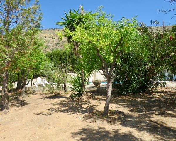 4 soveværelse Finca/Landehus til salg i Carataunas med swimmingpool garage - € 230.000 (Ref: 9270542)