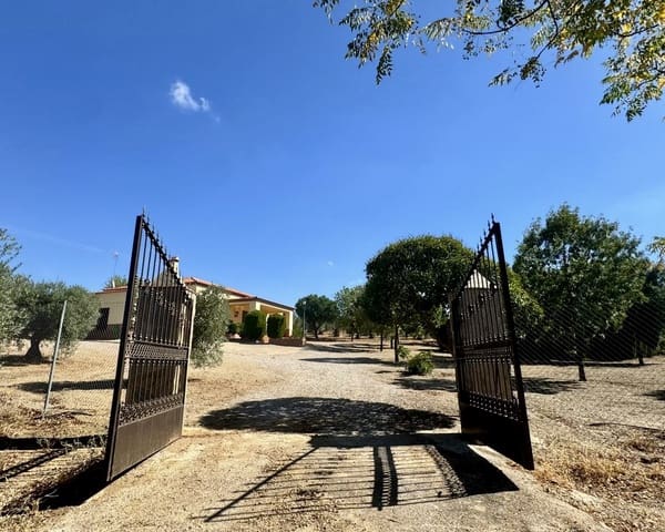 3 bedroom Finca/Country House for sale in Berlanga - € 230,000 (Ref: 9325454)