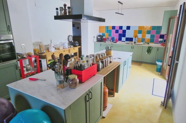 20 Zimmer Hotel zu verkaufen in Ubeda mit Pool - 799.000 € (Ref: 9395498)
