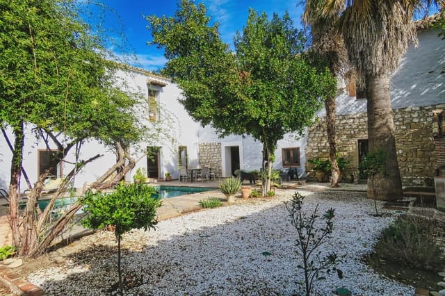 20 Zimmer Hotel zu verkaufen in Ubeda mit Pool - 799.000 € (Ref: 9395498)