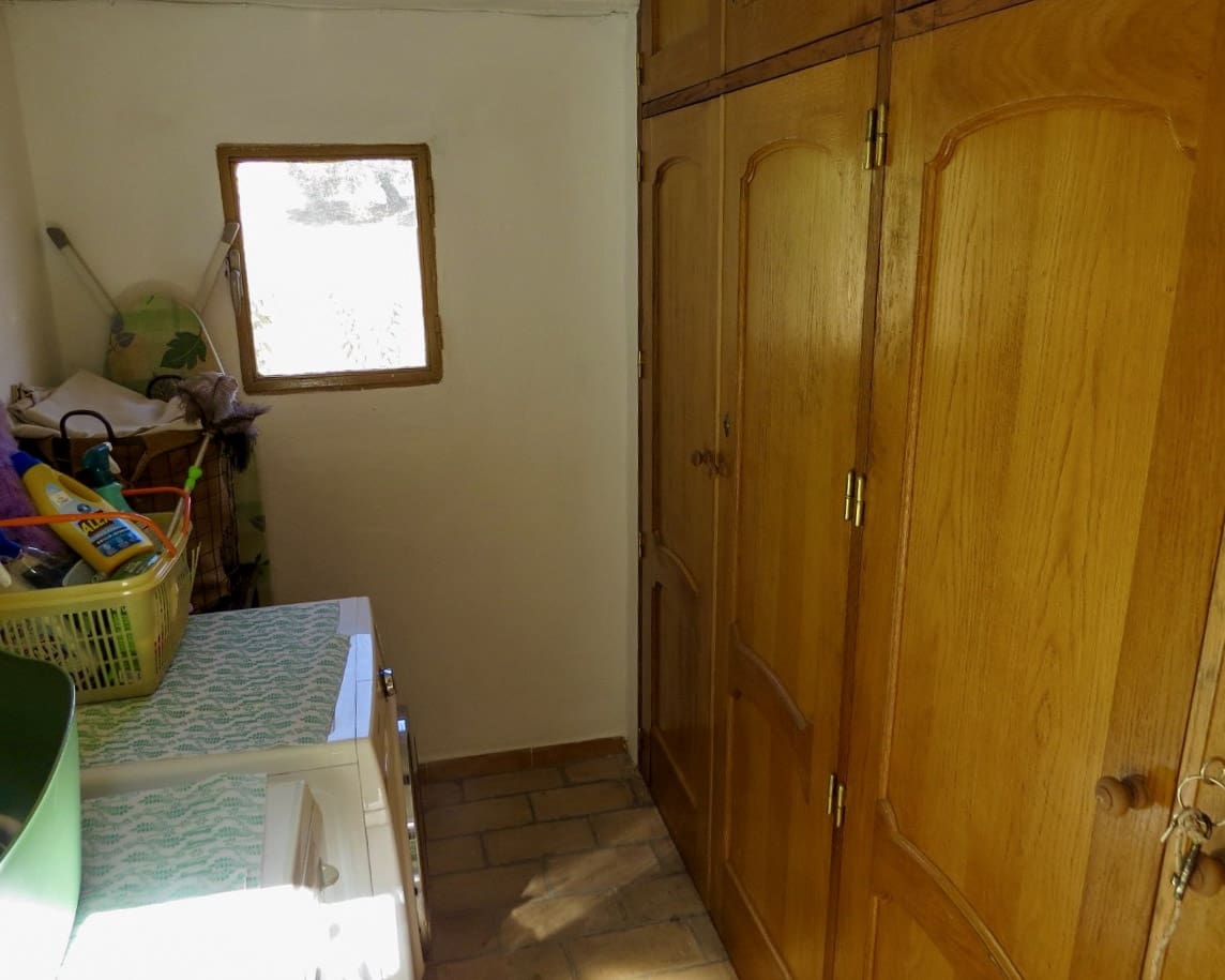 5 bedroom Finca/Country House for sale in Algarinejo - € 750,000 (Ref: 9412938)