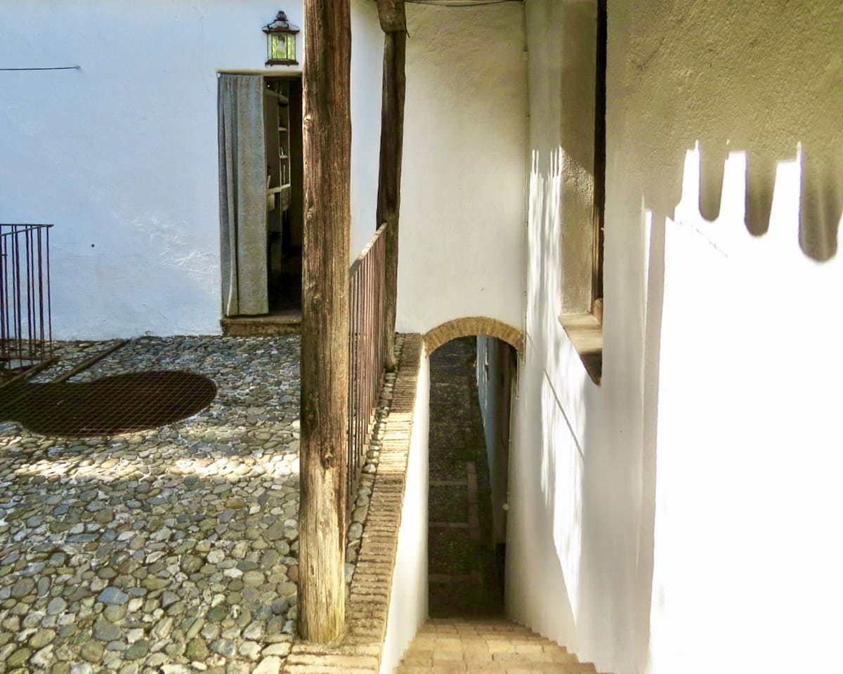 5 bedroom Finca/Country House for sale in Algarinejo - € 750,000 (Ref: 9412938)