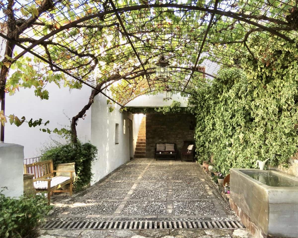 5 bedroom Finca/Country House for sale in Algarinejo - € 750,000 (Ref: 9412938)