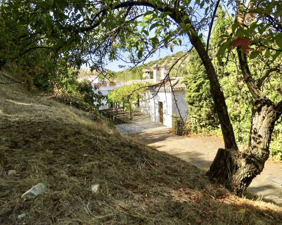 5 bedroom Finca/Country House for sale in Algarinejo - € 750,000 (Ref: 9412938)