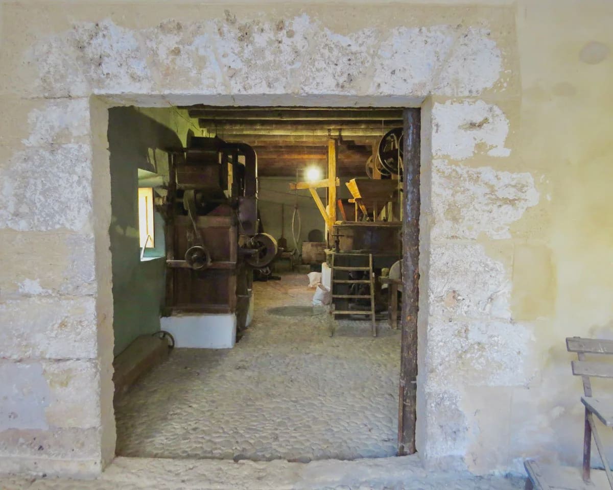 5 bedroom Finca/Country House for sale in Algarinejo with pool - € 750,000 (Ref: 9412938)