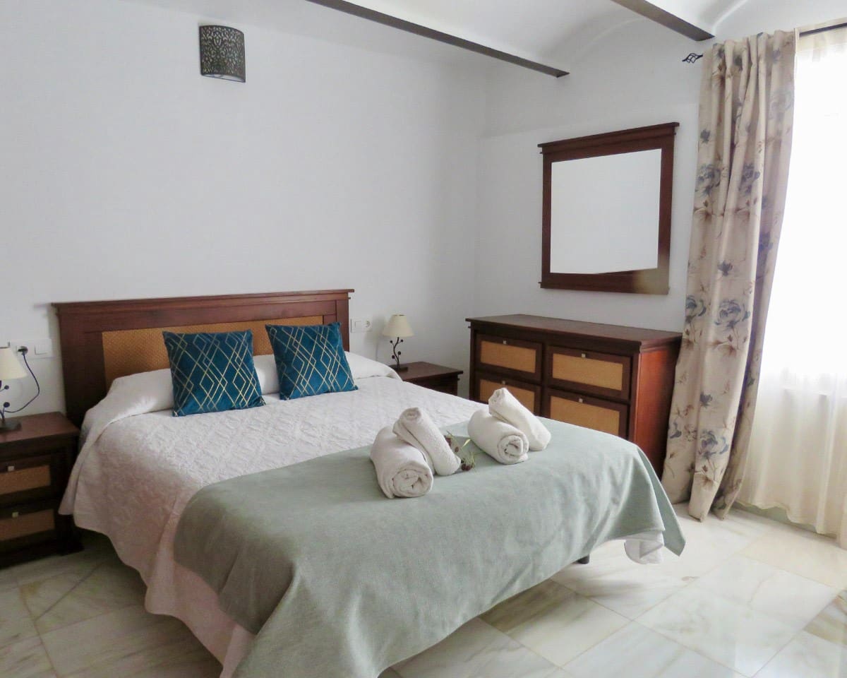 10 slaapkamer Finca/Landhuis te koop in Lucena met zwembad - € 1.200.000 (Ref: 9428141)