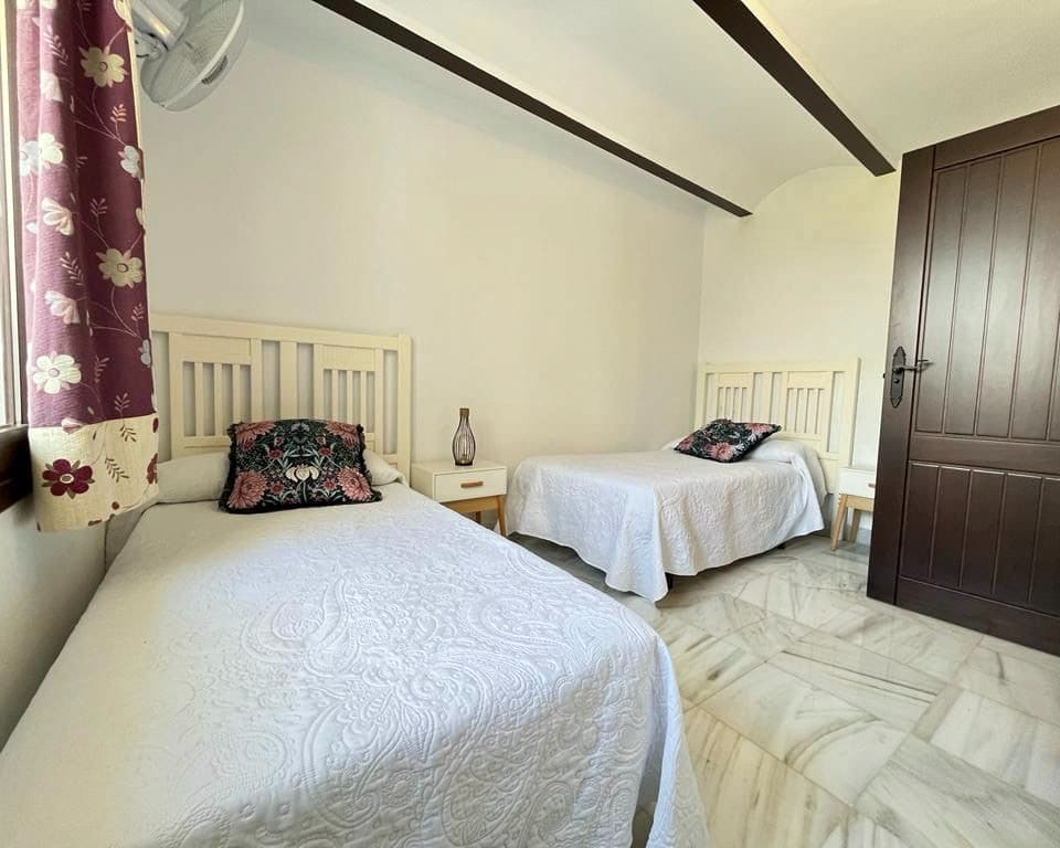 10 slaapkamer Finca/Landhuis te koop in Lucena met zwembad - € 1.200.000 (Ref: 9428141)