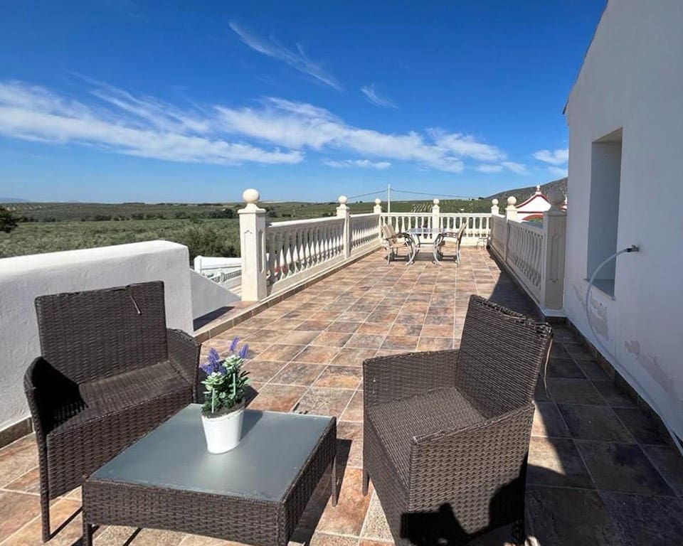 10 slaapkamer Finca/Landhuis te koop in Lucena met zwembad - € 1.200.000 (Ref: 9428141)