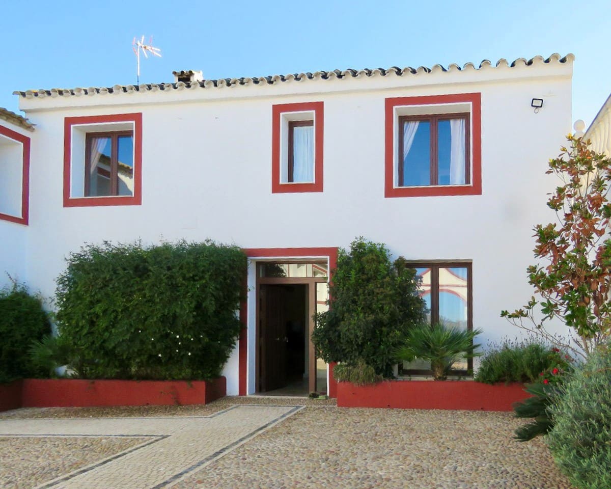 10 slaapkamer Finca/Landhuis te koop in Lucena met zwembad - € 1.200.000 (Ref: 9428141)