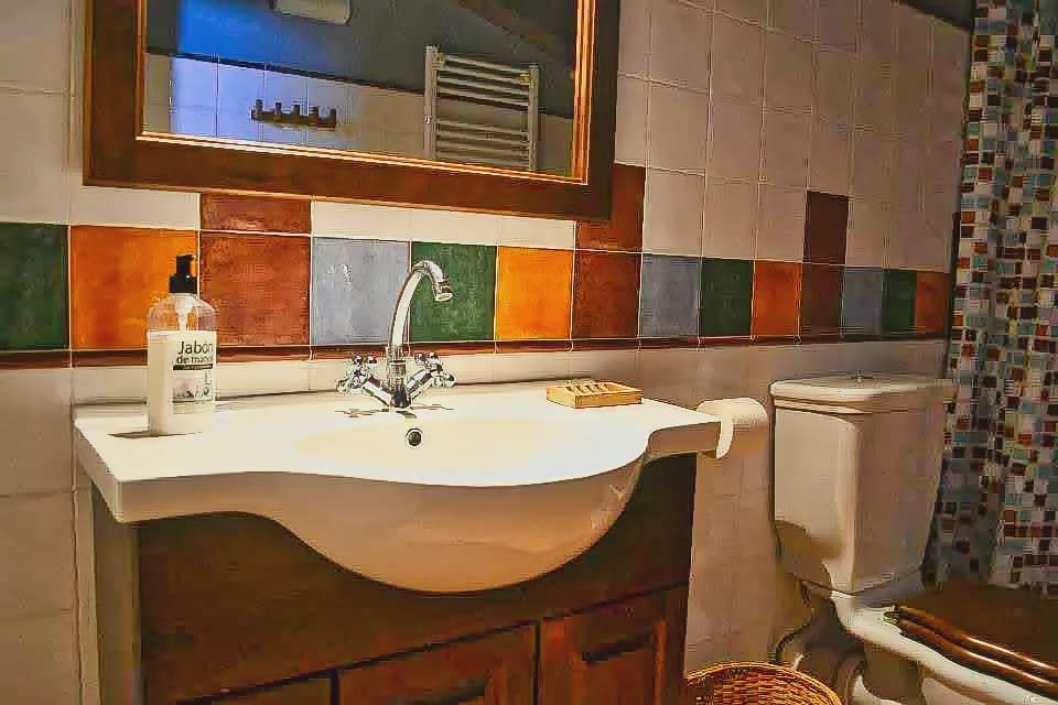 7 sypialnia Finka/Dom wiejski na sprzedaż w El Castillo de las Guardas z basenem - 595 000 € (Ref: 9473297)