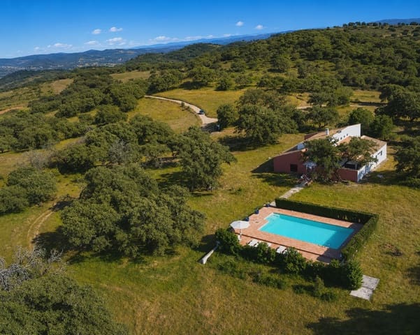 7 makuuhuone Maalaistalo myytävänä paikassa El Castillo de las Guardas mukana uima-altaan - 595 000 € (Ref: 9473297)