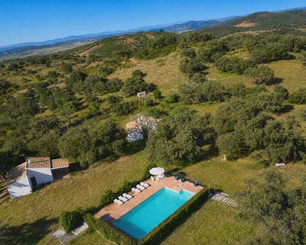 7 makuuhuone Maalaistalo myytävänä paikassa El Castillo de las Guardas mukana uima-altaan - 595 000 € (Ref: 9473297)