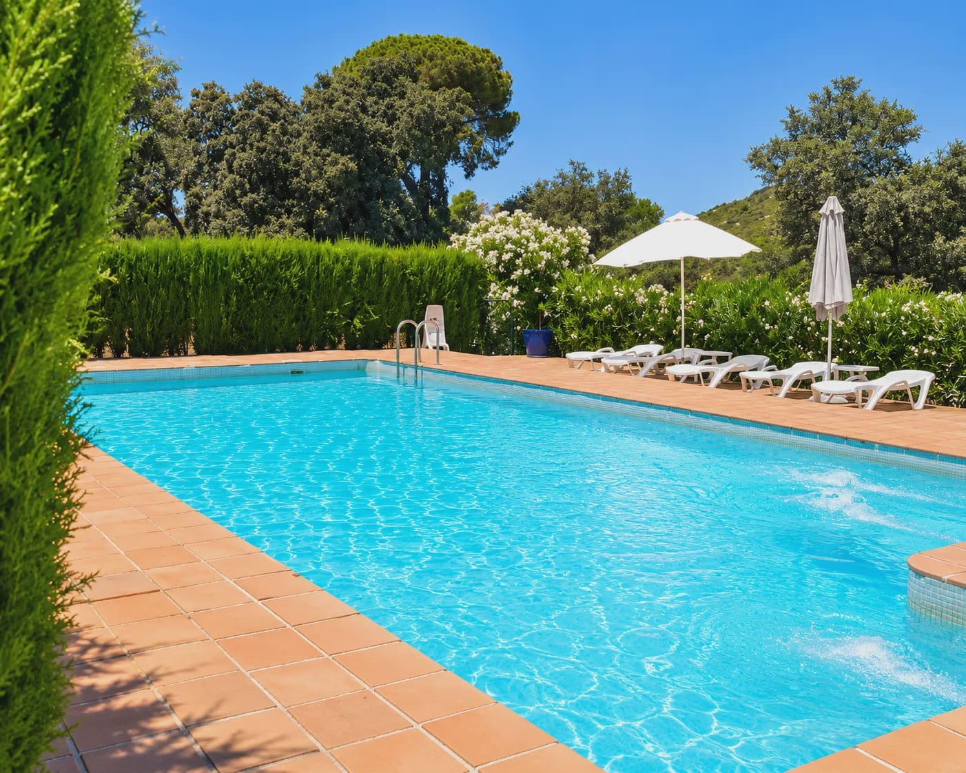 7 sypialnia Finka/Dom wiejski na sprzedaż w El Castillo de las Guardas z basenem - 595 000 € (Ref: 9473297)