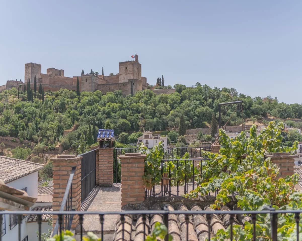Casa de 3 habitaciones en Granada ciudad en venta - 670.000 € (Ref: 9534737)
