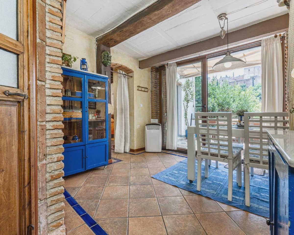 Casa de 3 habitaciones en Granada ciudad en venta - 670.000 € (Ref: 9534737)