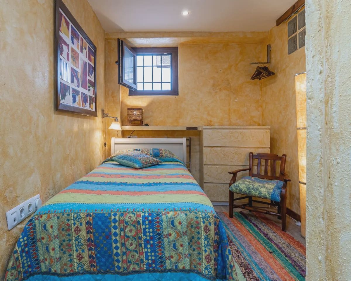 Casa de 3 habitaciones en Granada ciudad en venta - 670.000 € (Ref: 9534737)
