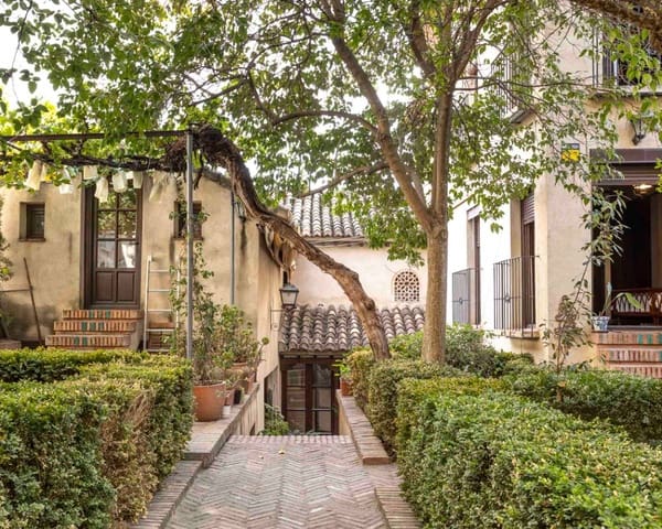 6 soveværelse Byhus til salg i Granada by - € 2.500.000 (Ref: 9546950)