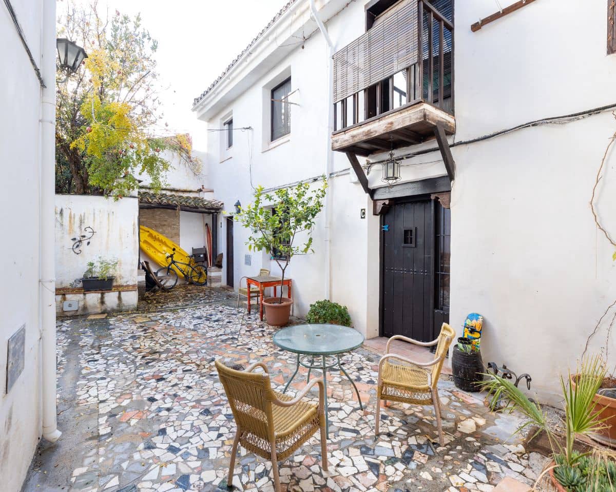 Casa de 5 habitaciones en Granada ciudad en venta - 529.000 € (Ref: 9606572)