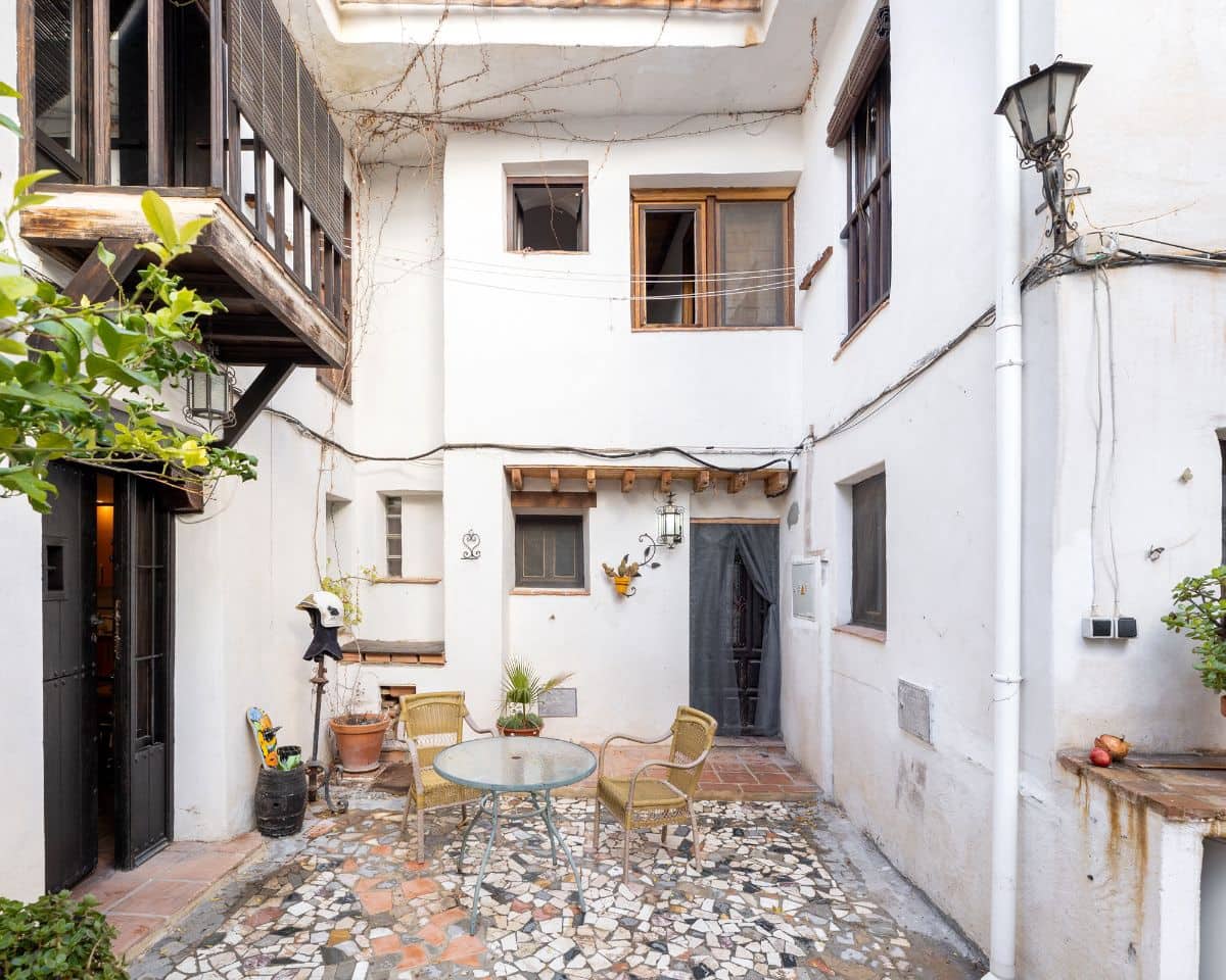 Casa de 5 habitaciones en Granada ciudad en venta - 529.000 € (Ref: 9606572)