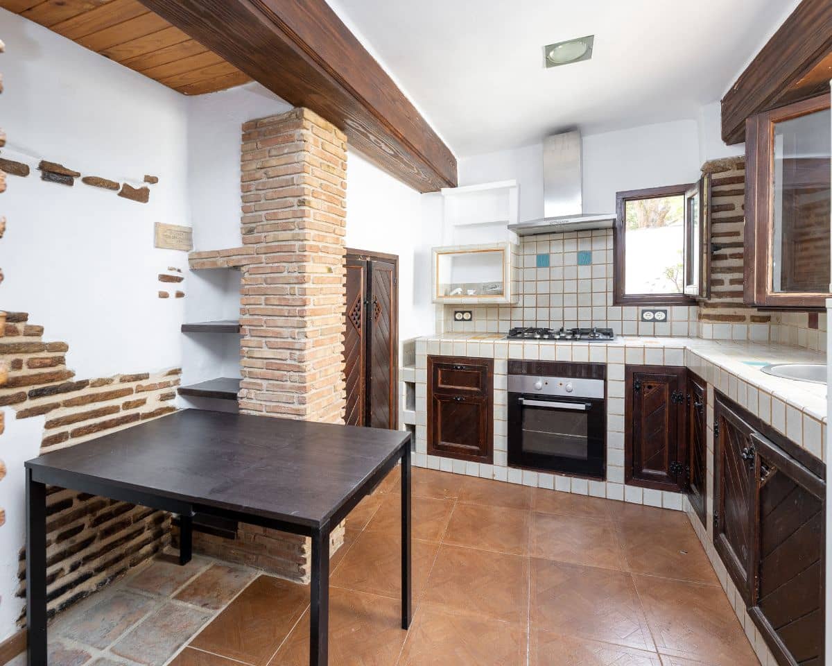 Casa de 5 habitaciones en Granada ciudad en venta - 529.000 € (Ref: 9606572)