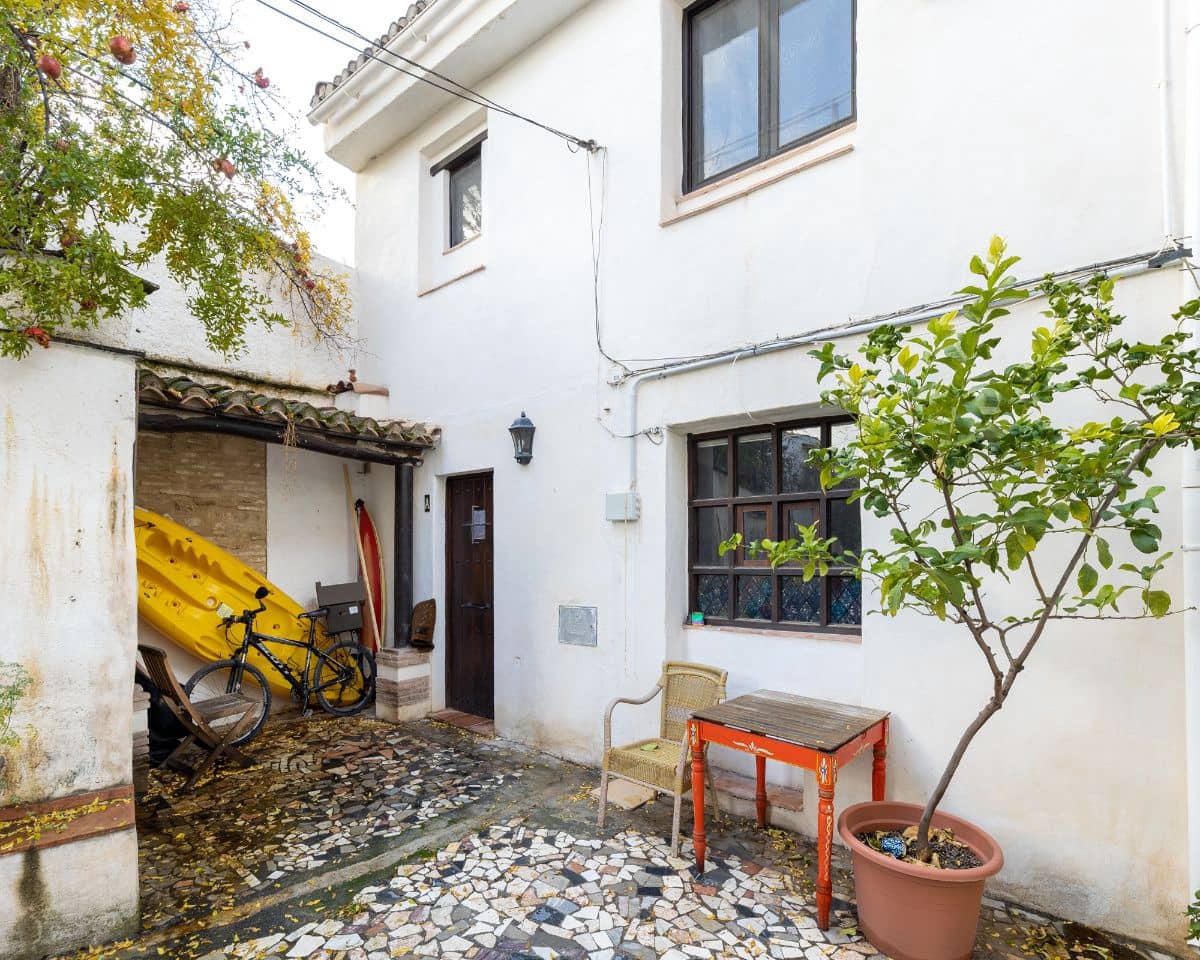 Casa de 5 habitaciones en Granada ciudad en venta - 529.000 € (Ref: 9606572)