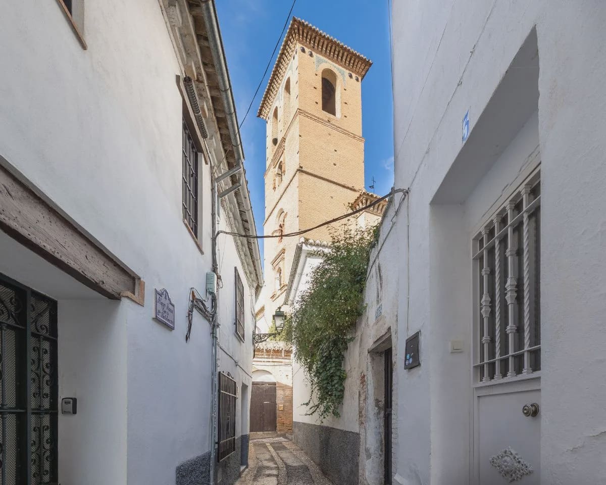 Casa de 5 habitaciones en Granada ciudad en venta - 515.000 € (Ref: 9606572)