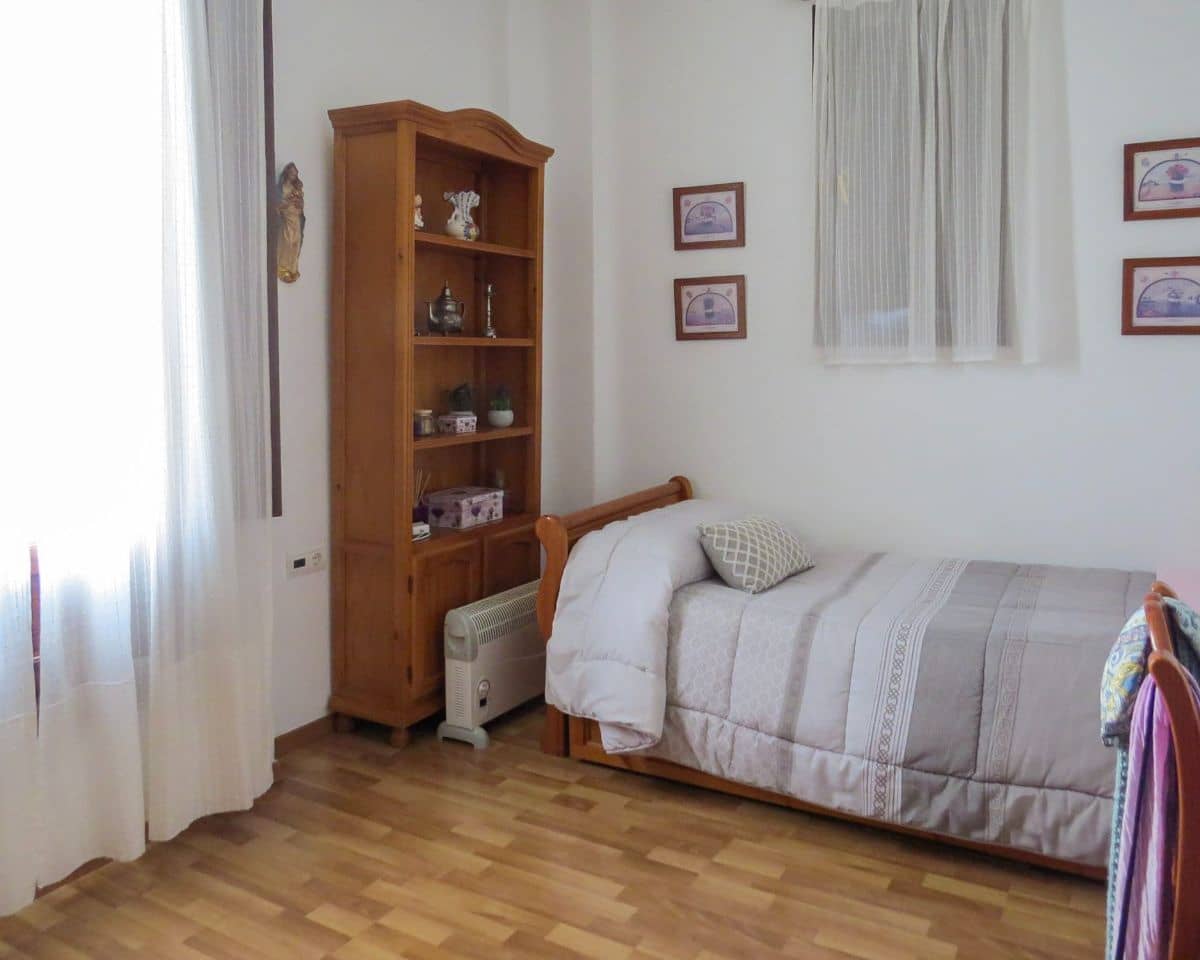 Townhouse for sale in Granada city - € 1,300,000 (Ref: 9694201)