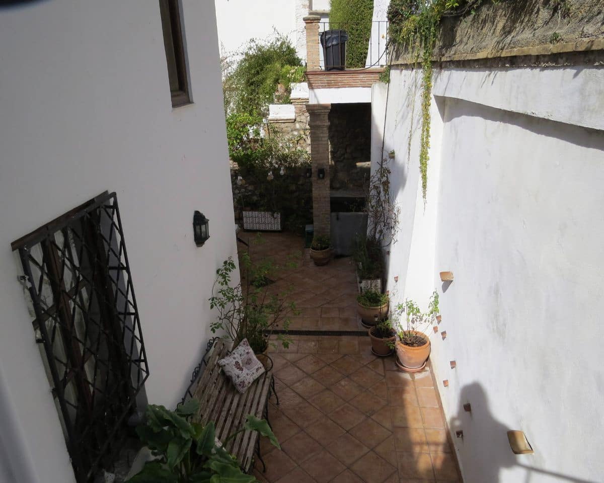 Townhouse for sale in Granada city - € 1,300,000 (Ref: 9694201)