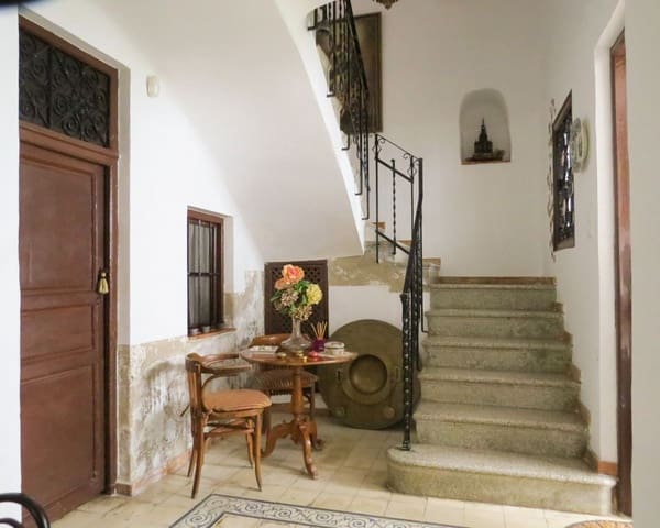 Byhus til salg i Granada by - € 1.300.000 (Ref: 9694201)