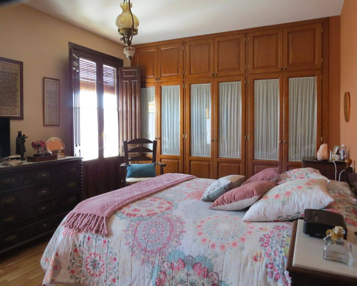 Townhouse for sale in Granada city - € 1,300,000 (Ref: 9694201)