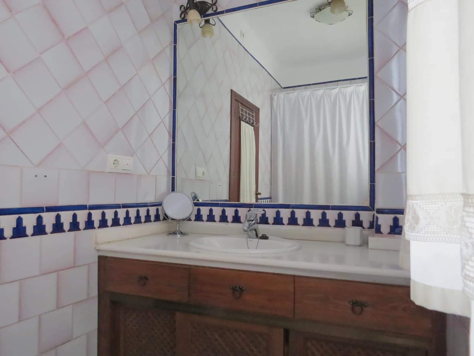 9 quarto Casa em Banda para venda em Granada cidade com piscina garagem - 1 300 000 € (Ref: 9694201)