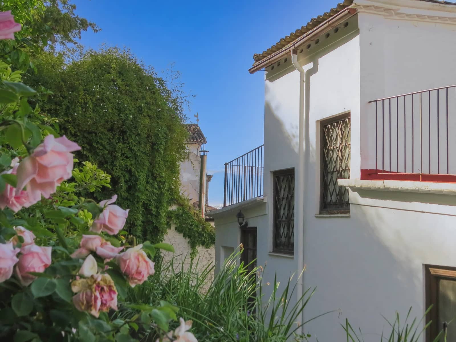 9 quarto Casa em Banda para venda em Granada cidade com piscina garagem - 1 300 000 € (Ref: 9694201)