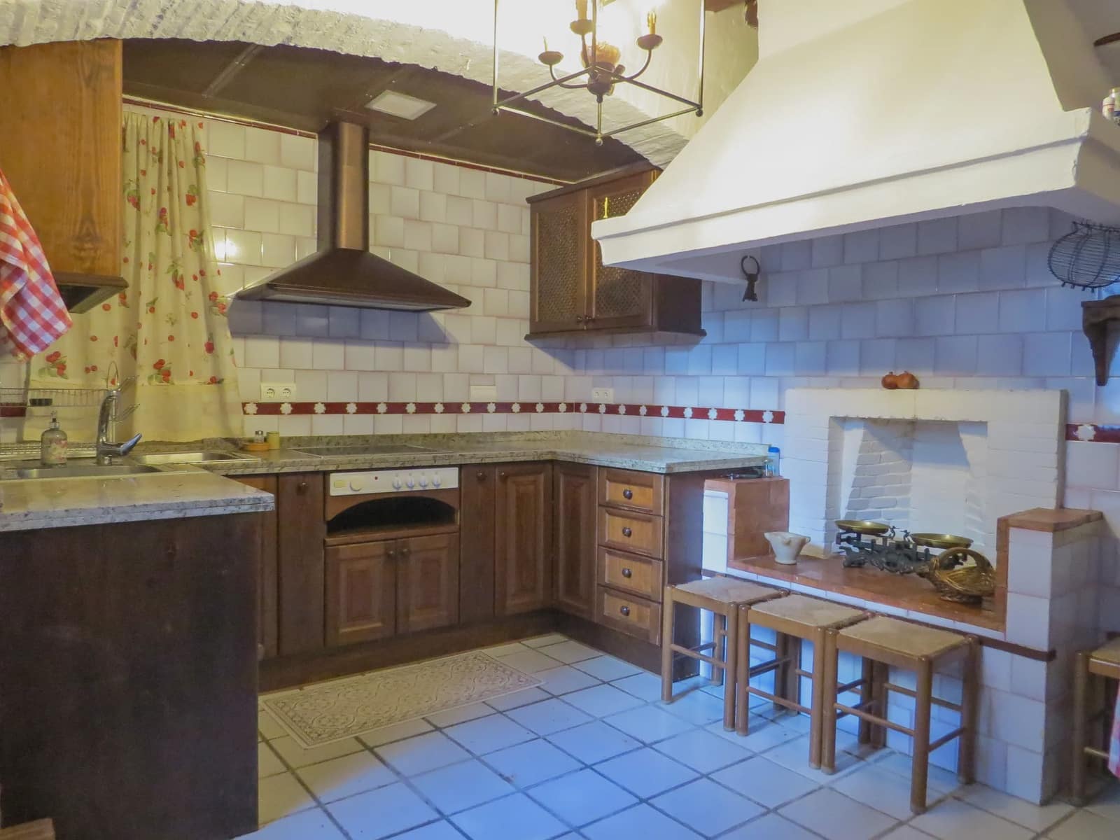 9 quarto Casa em Banda para venda em Granada cidade com piscina garagem - 1 300 000 € (Ref: 9694201)