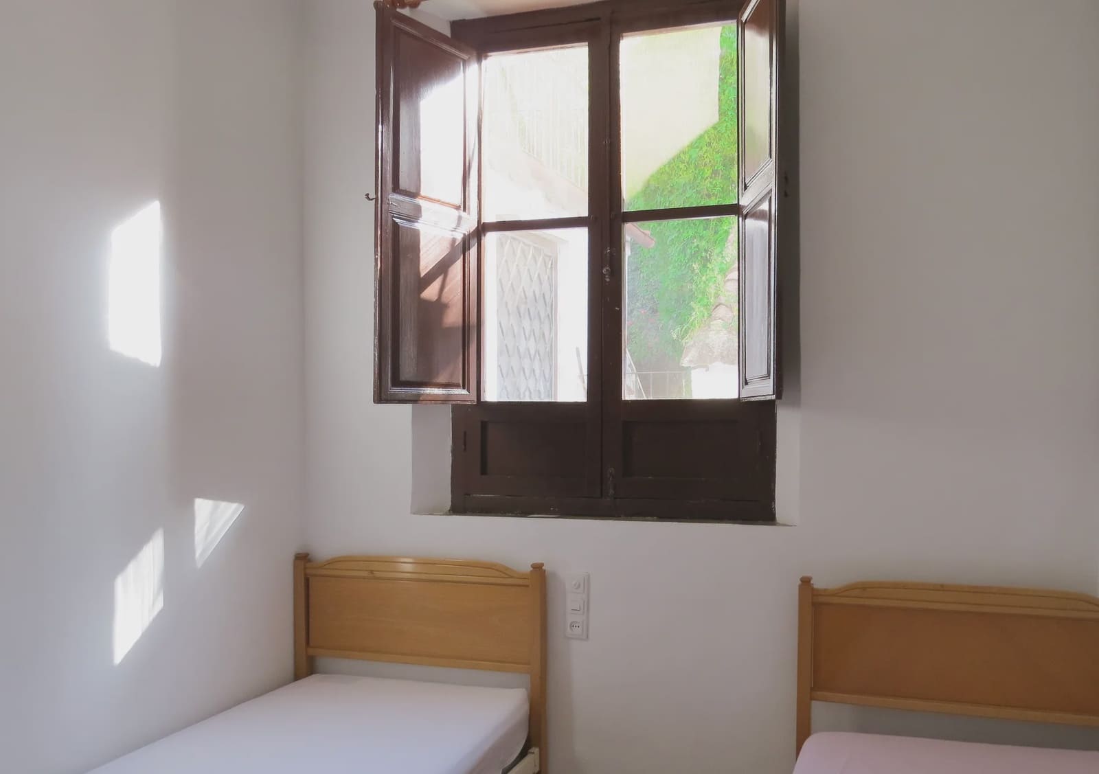 9 quarto Casa em Banda para venda em Granada cidade com piscina garagem - 1 300 000 € (Ref: 9694201)