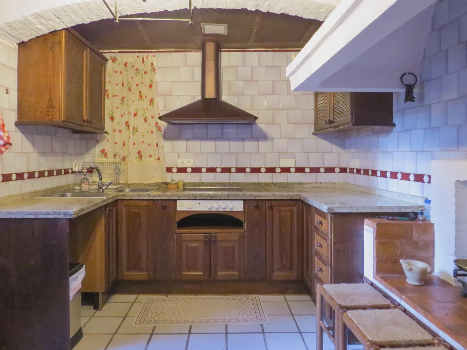 9 quarto Casa em Banda para venda em Granada cidade com piscina garagem - 1 300 000 € (Ref: 9694201)