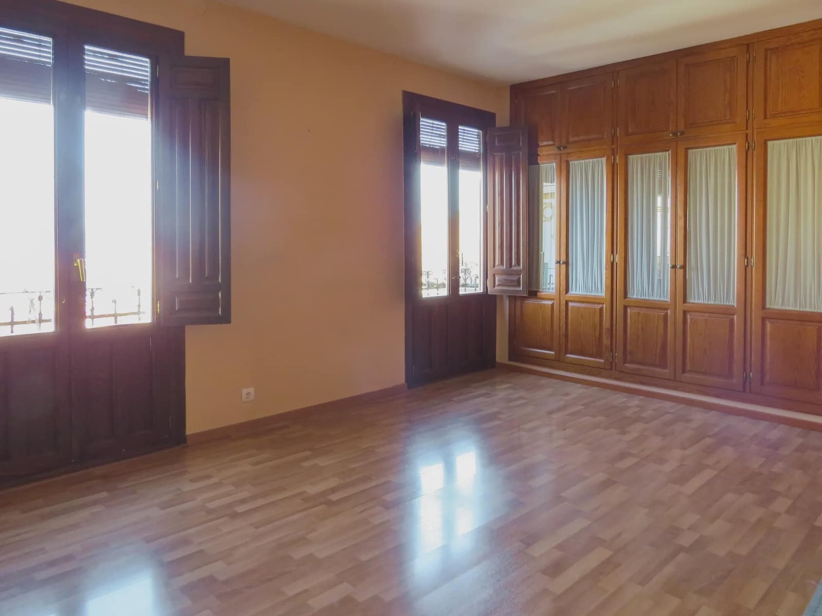 9 quarto Casa em Banda para venda em Granada cidade com piscina garagem - 1 300 000 € (Ref: 9694201)